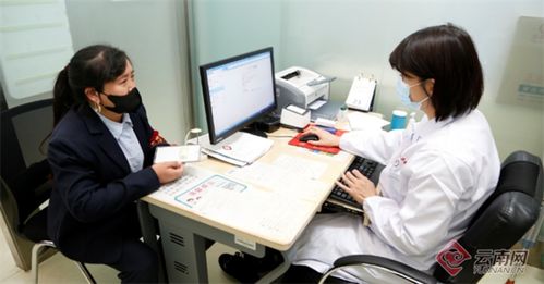 云南省婦幼保健院為雷鋒出租車隊女駕駛進行免費體檢