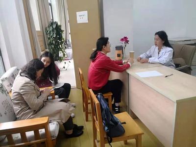 我校邀請(qǐng)醫(yī)院專家來(lái)校開(kāi)展健康體檢咨詢服務(wù)